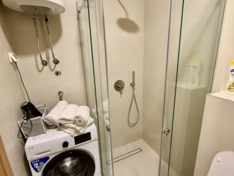 Izdavanje, jednosoban stan, 50m², City Kvart, Podgorica - image 12