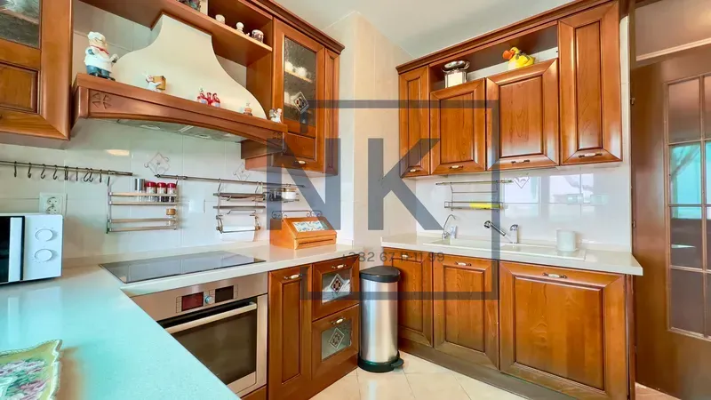 Prodaja, trosoban stan, 130m², Stari Aerodrom, Podgorica