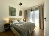 Izdavanje, trosoban stan, 82m², Bečići, Budva - image 9