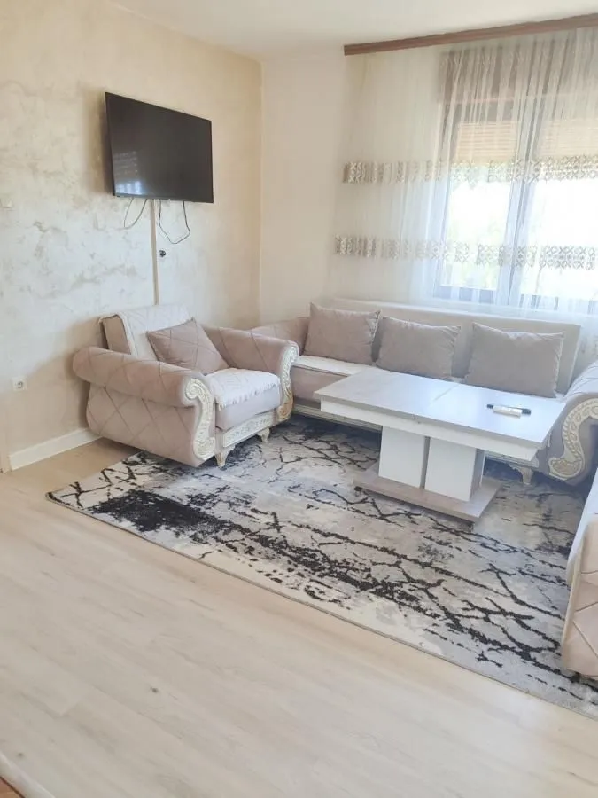 Rent, apartment, 100m², Dalmatinska ulica, Podgorica