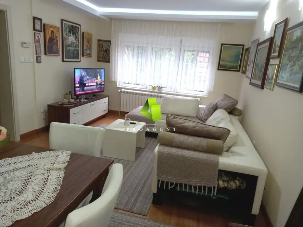 Prodaja, kuća, 180m², Centar, Paraćin