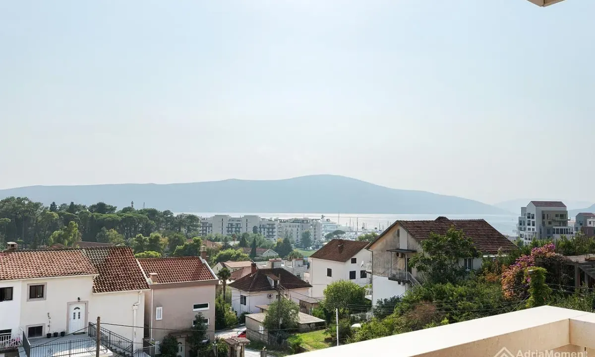 Prodaja, jednosoban stan, 47m², Centar, Tivat