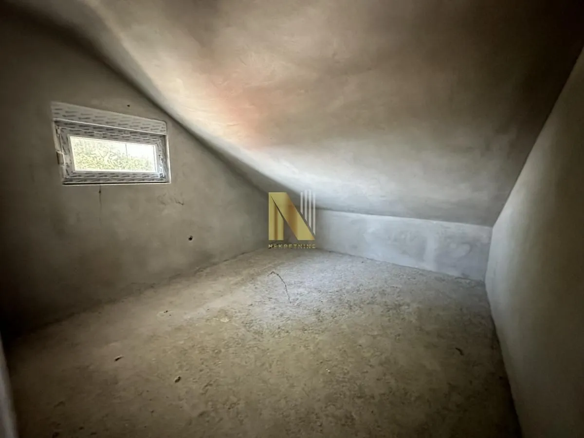 Prodaja, kuća, 321m², Sremska Kamenica, Petrovaradin