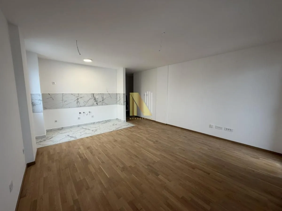 Prodaja, trosoban stan, 74m², Avijatičarsko naselje, Novi Sad Sve Podlokacije