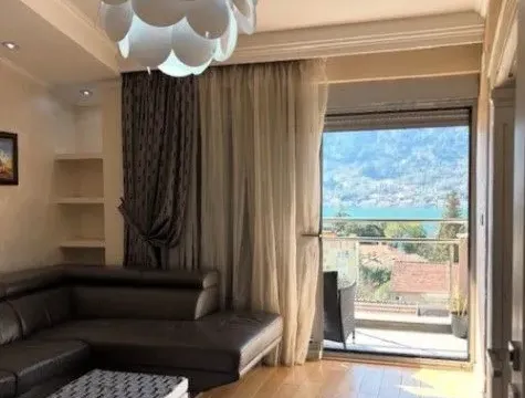 Rent, three bedroom apartment, 95m², Dobrota, Kotor
