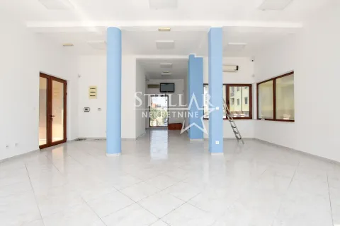 Rent, office space, 71m², Stari Aerodrom, Podgorica - image 1