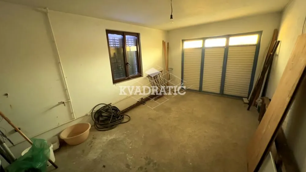 Prodaja, kuća, 209m², Arnajevo, Barajevo