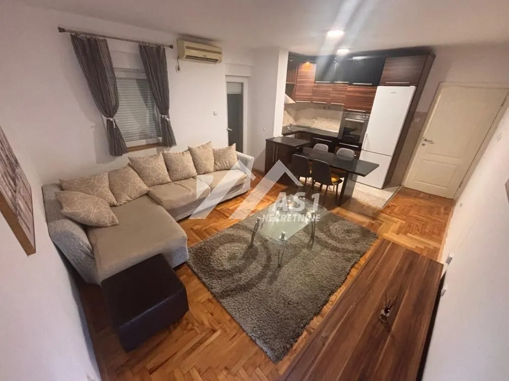 Izdavanje, dvosoban stan, 55m², Podbara, Novi Sad Sve Podlokacije