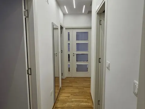 Rent, two bedroom apartment, 64m², City Kej, Podgorica - image 9