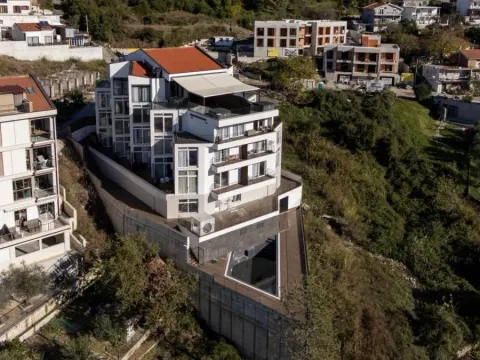 Prodaja, dvosoban stan, 153m², Tivat, Crna Gora