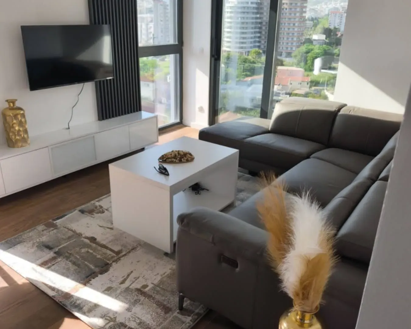 Rent, one bedroom apartment, 49m², Centar, Bar