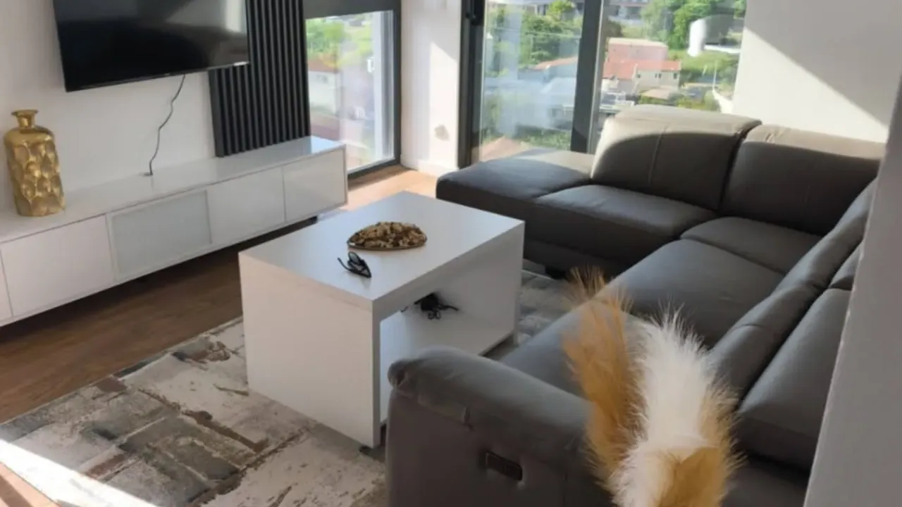 Izdavanje, jednosoban stan, 49m², Centar, Bar