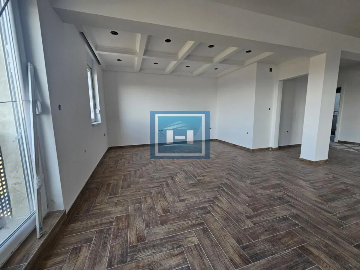 Prodaja, četvorosoban stan, 150m², Jagodnjak, Paraćin