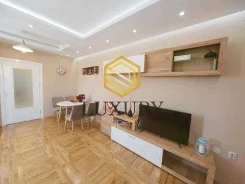 Izdavanje, dvosoban stan, 78m², Centar, Podgorica - image 11