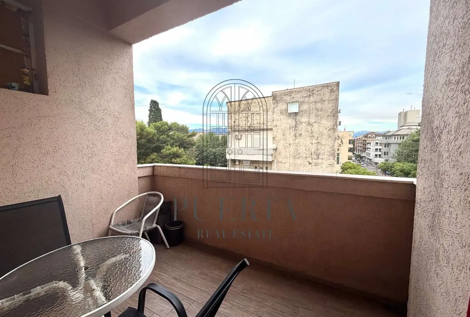 Prodaja, trosoban stan, 70m², Centar, Podgorica