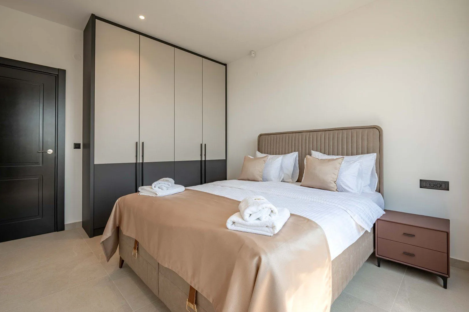 Sale, house, 318m², Reževići, Budva