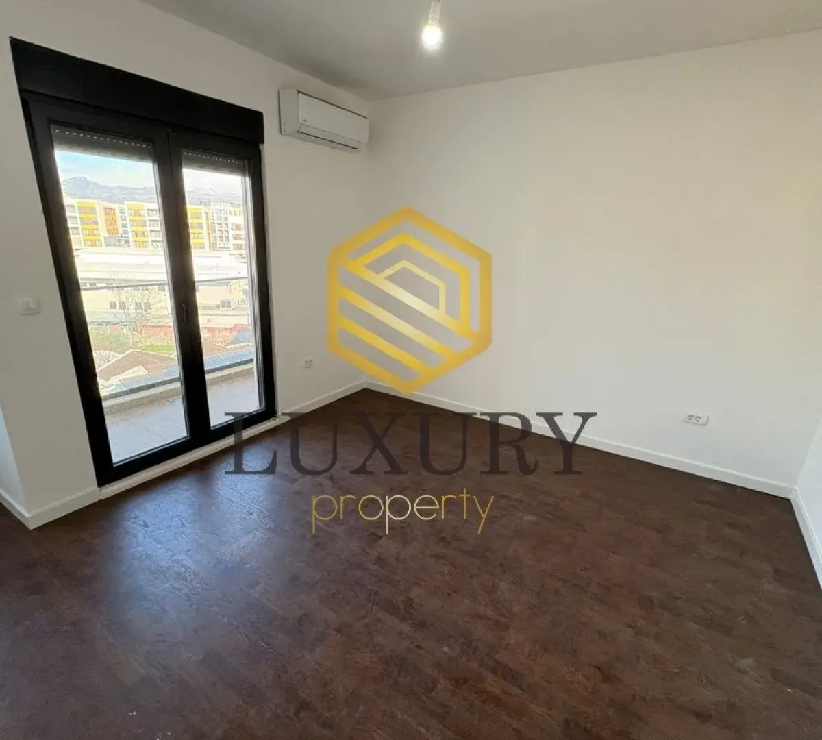 Izdavanje, jednosoban stan, 39m², Krivi Most, Podgorica
