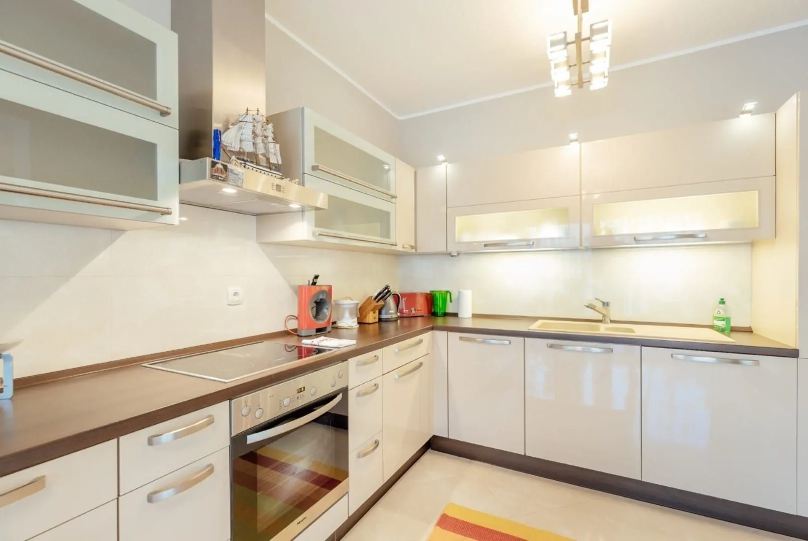 Prodaja, dvosoban stan, 100m², Stoliv, Kotor