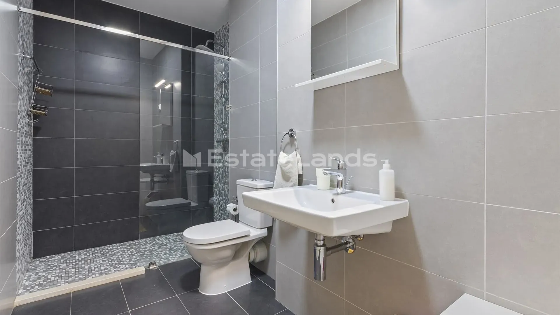 Prodaja, trosoban stan, 97m², Morinj, Kotor
