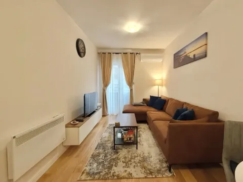 Prodaja, jednosoban stan, 40m², Central Point, Podgorica - image 1