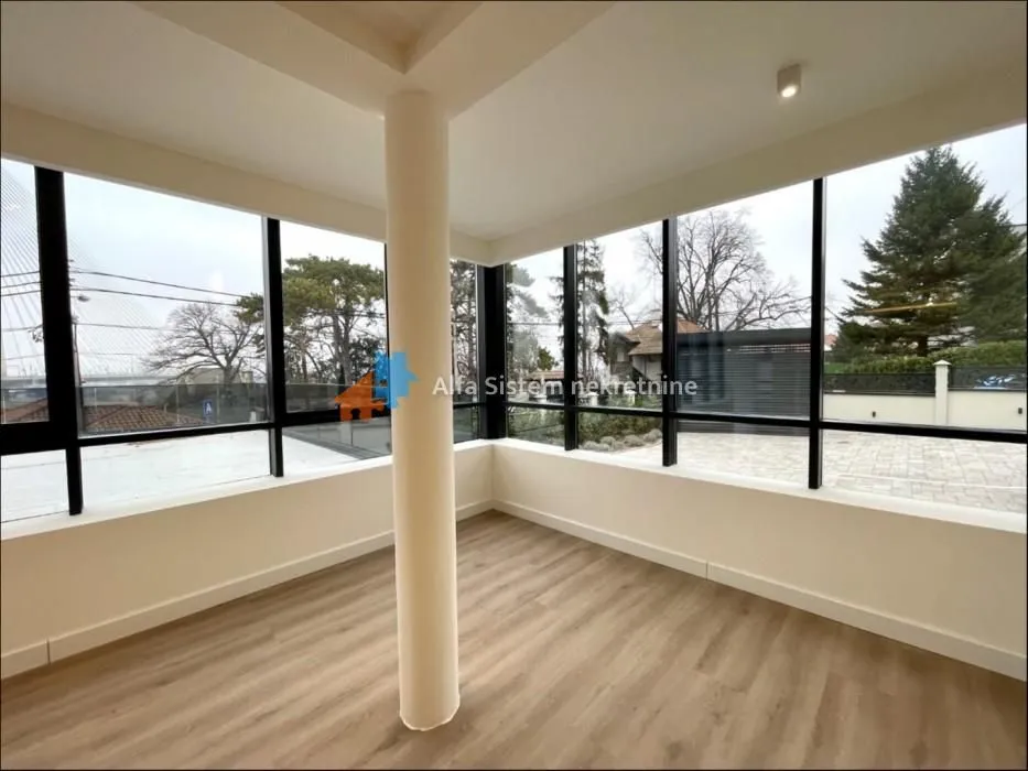 Rent, office space, 500m², Senjak, Beograd