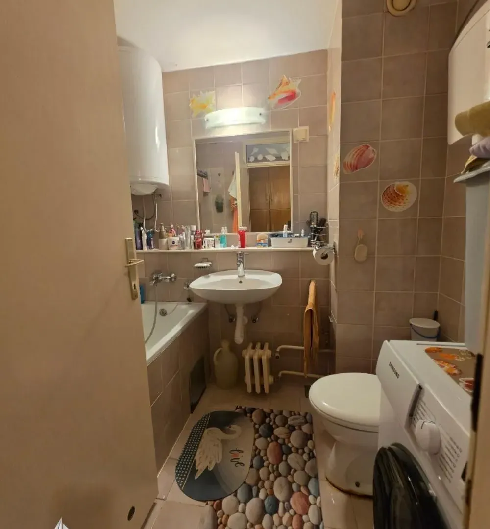 Prodaja, trosoban stan, 75m², Novi Beograd Blok 72, Novi Beograd Sve Podlokacije