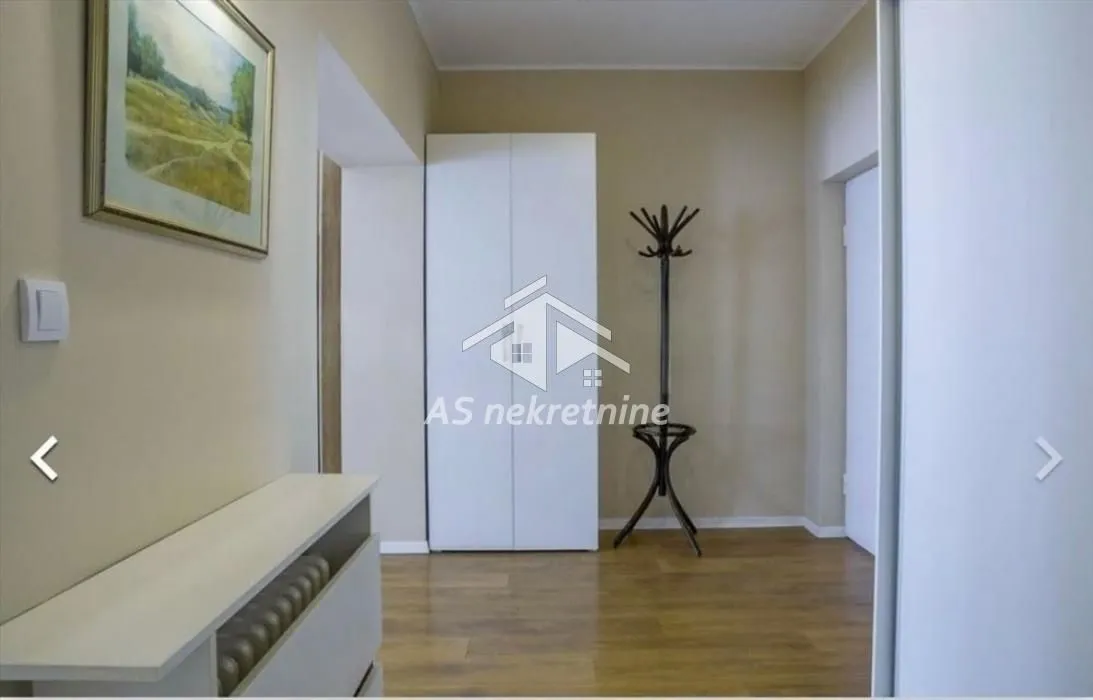 Izdavanje, dvosoban stan, 68m², Kalenić Pijaca, Vračar Sve Podlokacije