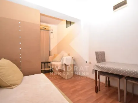 Izdavanje, garsonjera, 25m², Stari Aerodrom, Podgorica - image 2