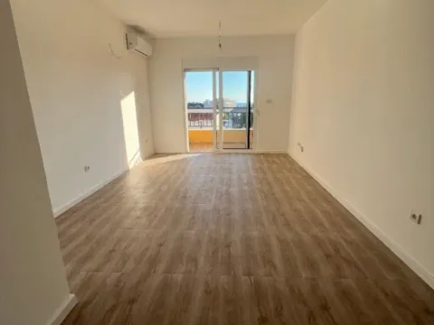 Izdavanje, garsonjera, 28m², Šušanj, Bar - image 4