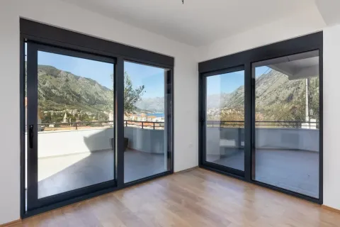 Sale, house, 160m², Škaljari, Kotor - image 5