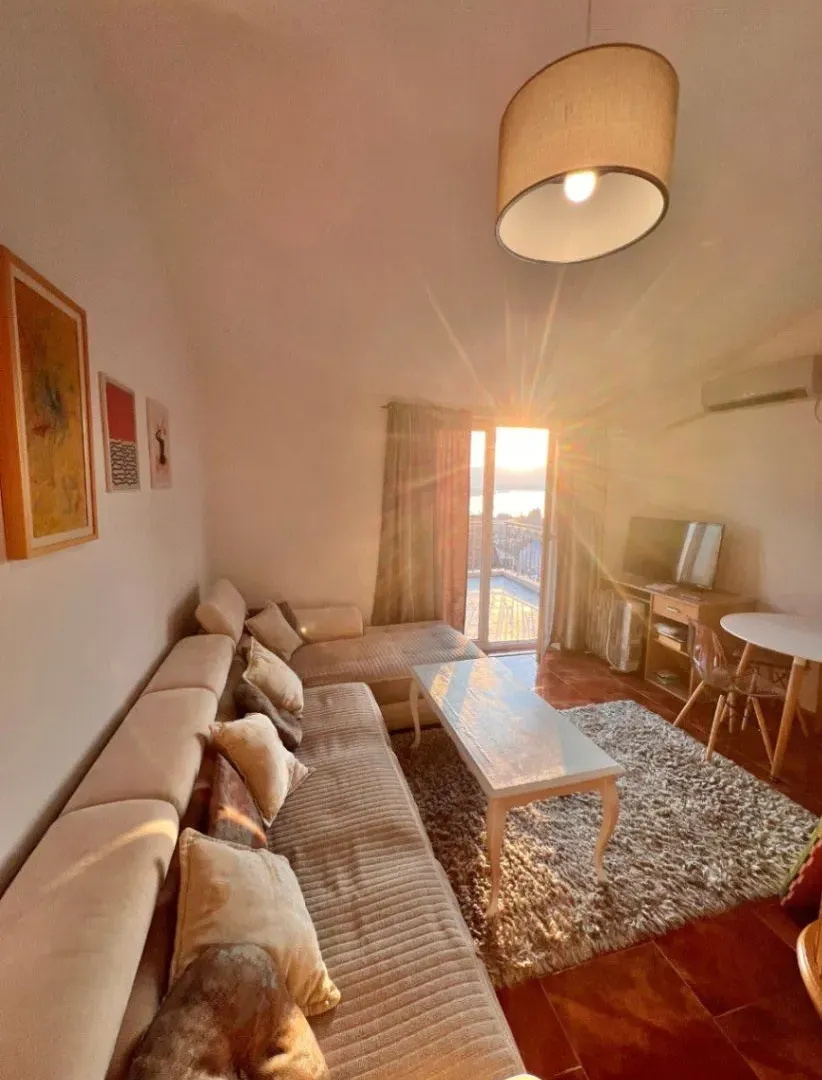 Rent, one bedroom apartment, 54m², Kava, Tivat