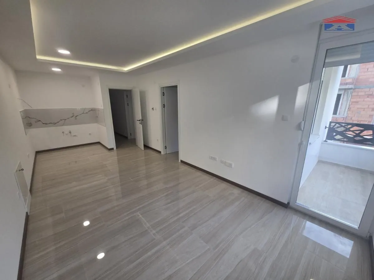 Izdavanje, dvosoban stan, 58m², Železnička Stanica, Novi Sad Sve Podlokacije