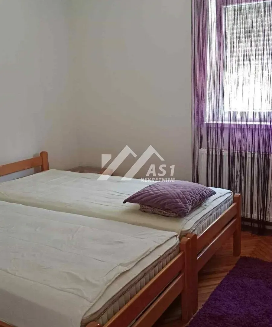 Izdavanje, trosoban stan, 74m², Vidovdansko naselje, Novi Sad Sve Podlokacije