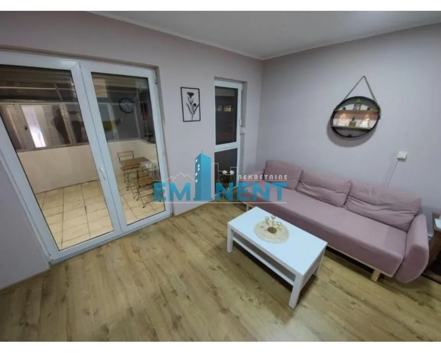 Izdavanje, dvosoban stan, 59m², Savski Venac, Beograd