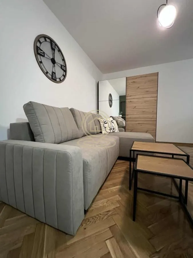 Izdavanje, jednosoban stan, 28m², Stari grad, Novi Sad