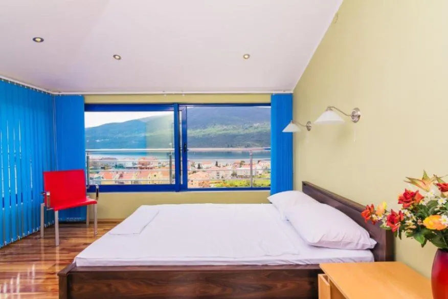 Prodaja, kuća, 270m², Đenovići, Herceg Novi