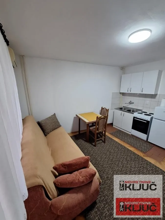Rent, studio apartment, 25m², Grbavica, Novi Sad Sve Podlokacije