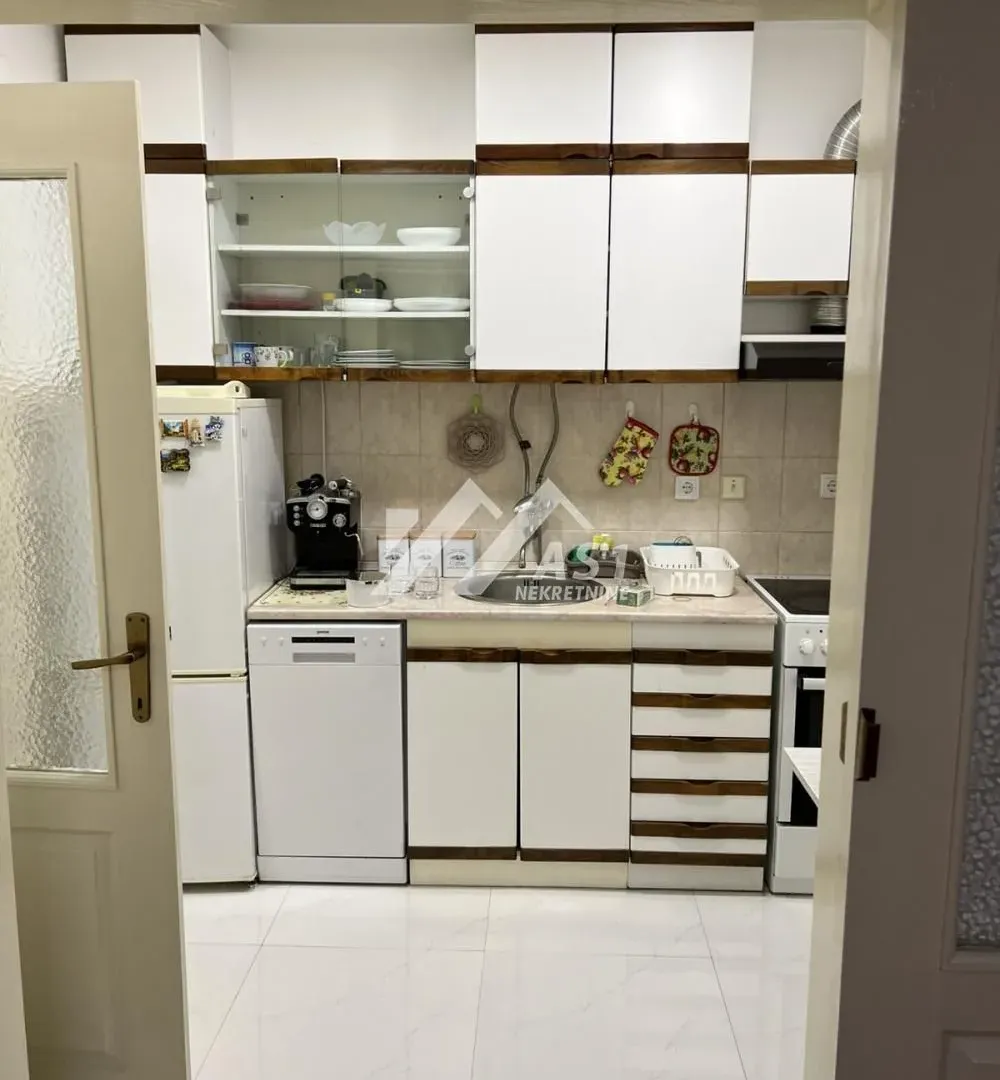 Rent, one bedroom apartment, 43m², Bulevar Oslobodjenja, Novi Sad Sve Podlokacije