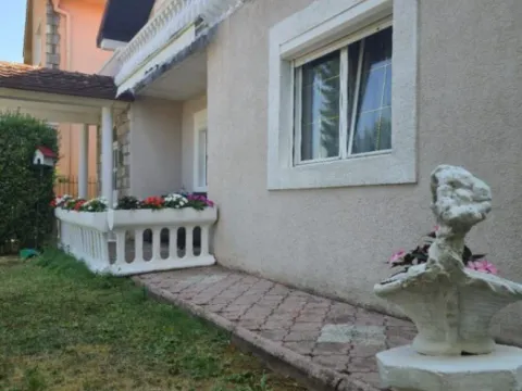 Prodaja, kuća, 200m², Stara varoš, Nikšić - image 5