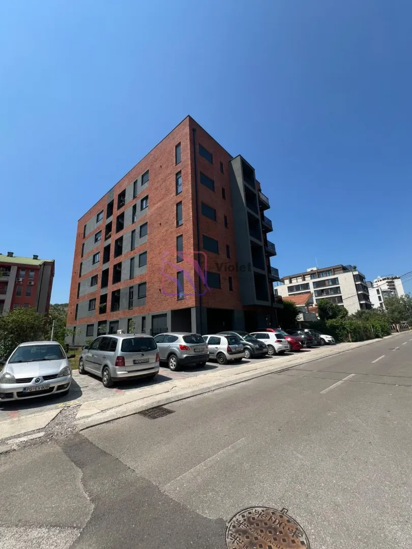 Prodaja, trosoban stan, 82m², Centar, Podgorica