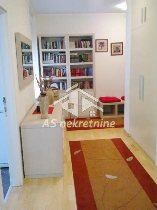 Izdavanje, dvosoban stan, 70m², Novi Beograd Sve Podlokacije, Beograd