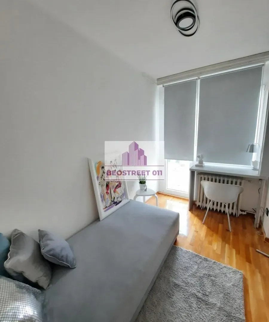 Prodaja, trosoban stan, 83m², Južni Bulevar, Vračar Sve Podlokacije