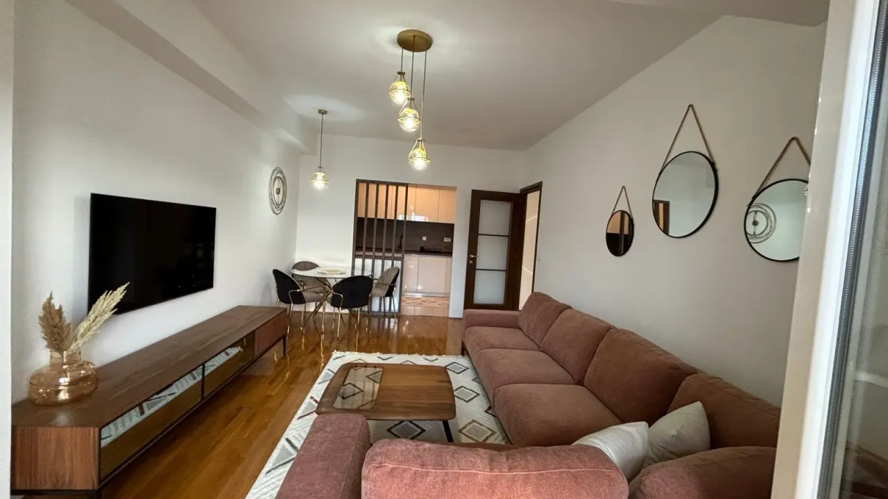 Izdavanje, dvosoban stan, 78m², City Kvart, Podgorica