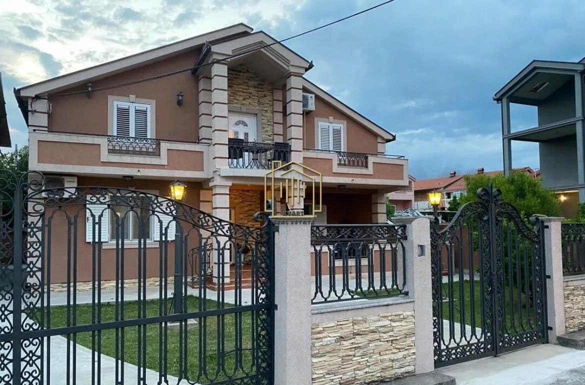 Izdavanje, četvorosoban stan, 220m², Tuzi, Podgorica