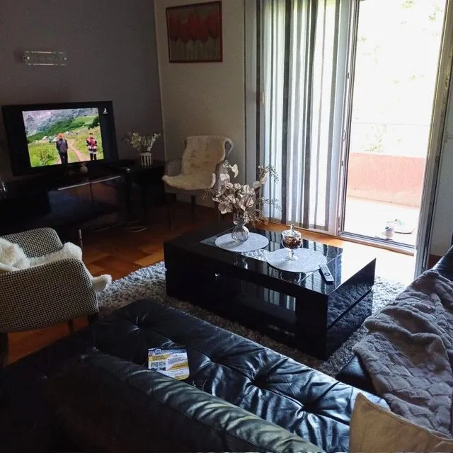 Rent, two bedroom apartment, 106m², Bonići, Tivat