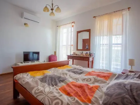 Prodaja, kuća, 210m², Zagora, Kotor - image 13