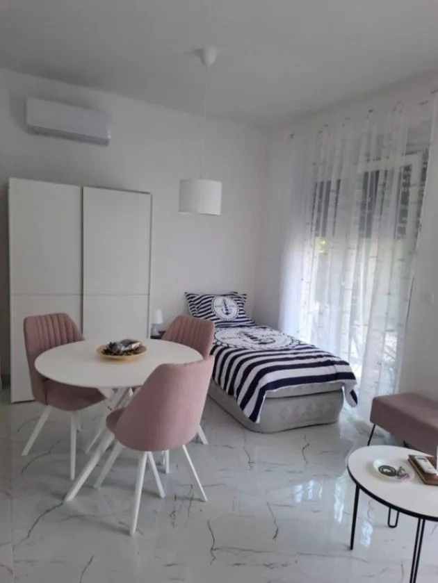 Rent, studio apartment, 30m², Donja Lastva, Tivat