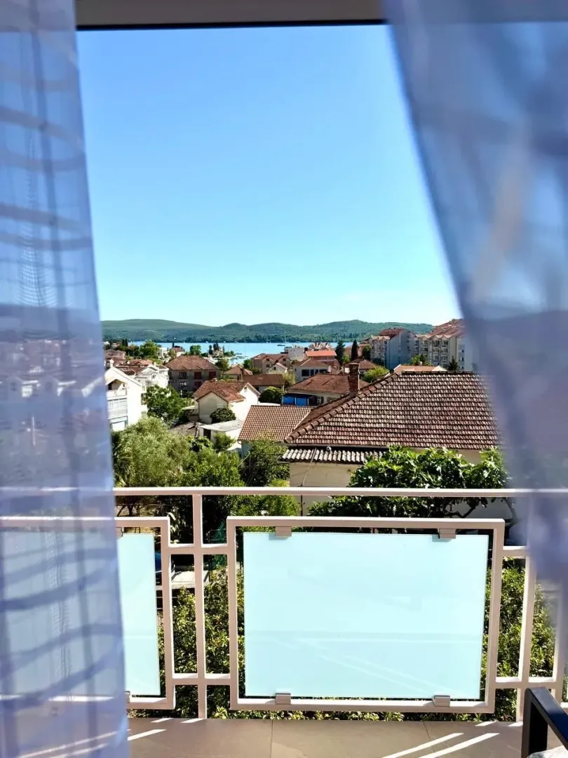 Rent, one bedroom apartment, 55m², Centar, Tivat