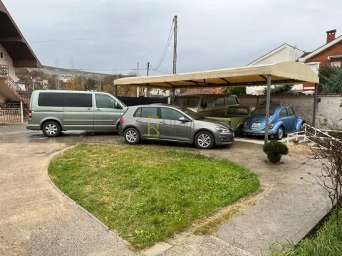 Prodaja, kuća, 183m², Tološi, Podgorica - image 15