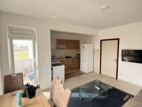 Izdavanje, dvosoban stan, 55m², Kod Big Fashion-a, Podgorica